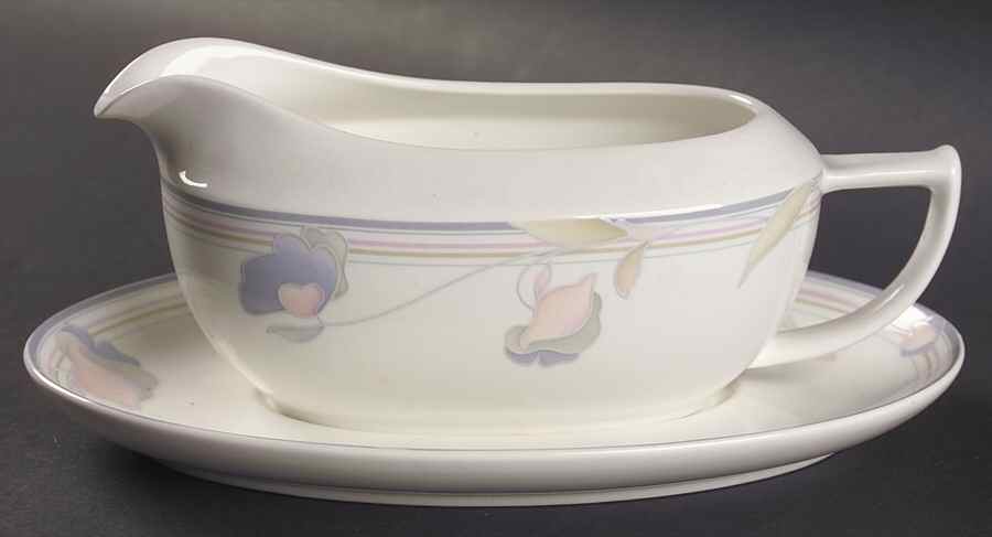 Cheers Gravy Boat & Underplate by Mikasa-1