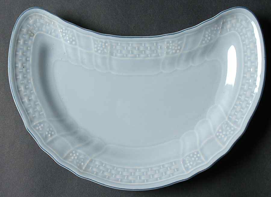 Cherbourg Crescent Salad Plate by Mikasa-1