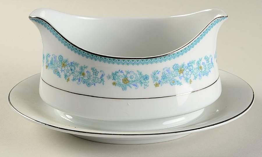 Chesterland Gravy Boat with Attached Underplate by Mikasa-1
