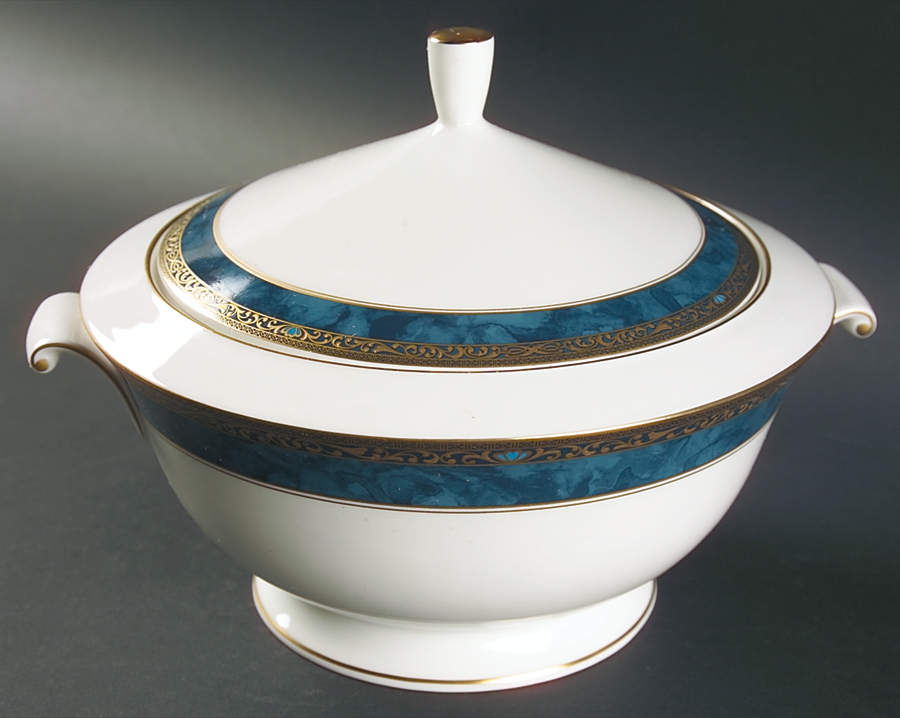 Chevalier Round Covered Vegetable by Mikasa-1