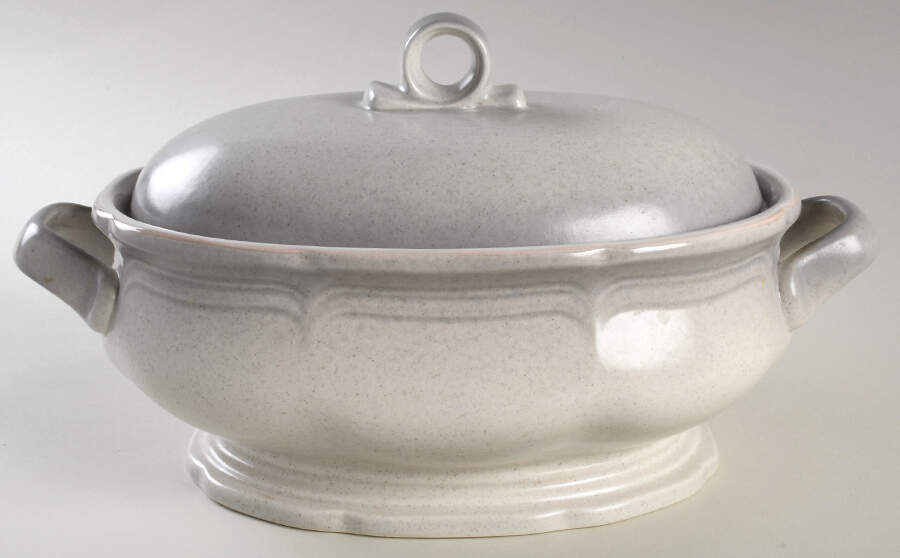 Chateau Garden 2 Quart Oval Covered Casserole by Mikasa-1