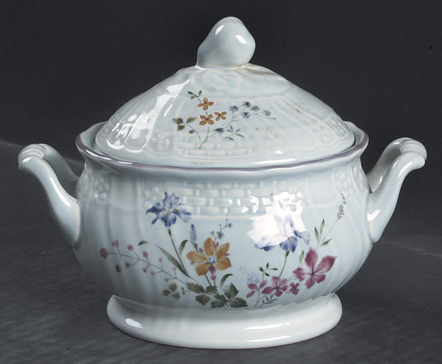 Christy Sugar Bowl & Lid by Mikasa-1