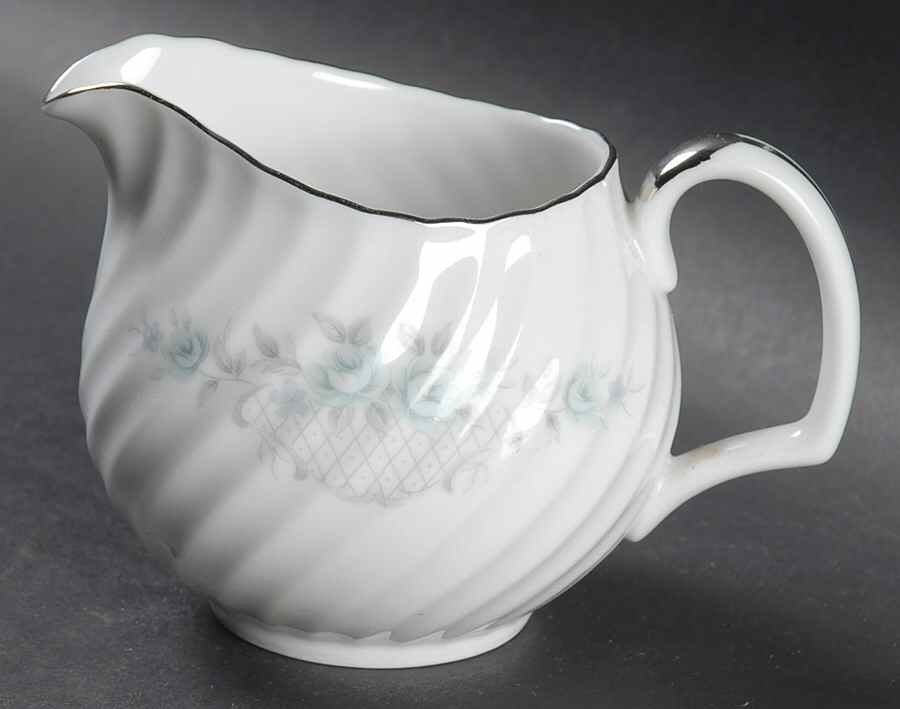 Clarion Creamer by Mikasa-1