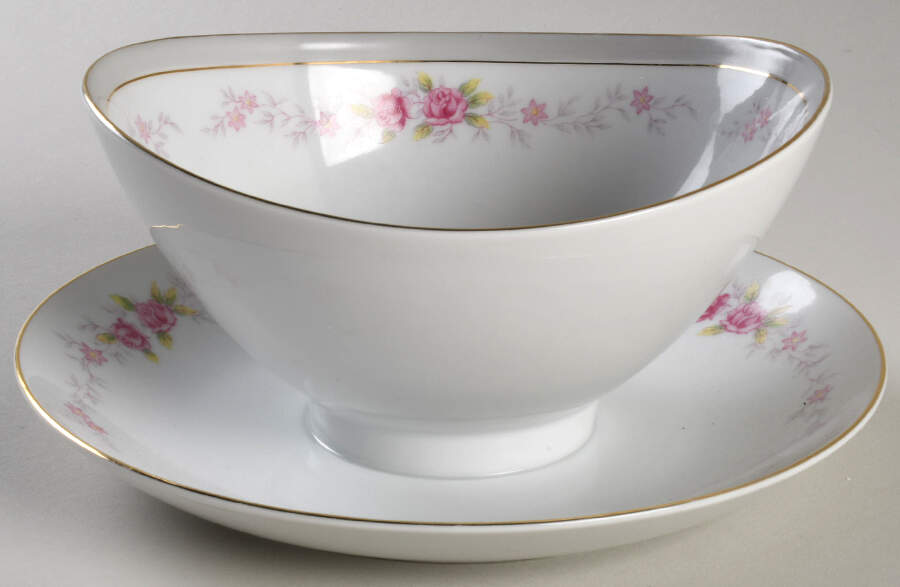 Claridge Round Gravy Boat/Attached Underplate by Mikasa-1