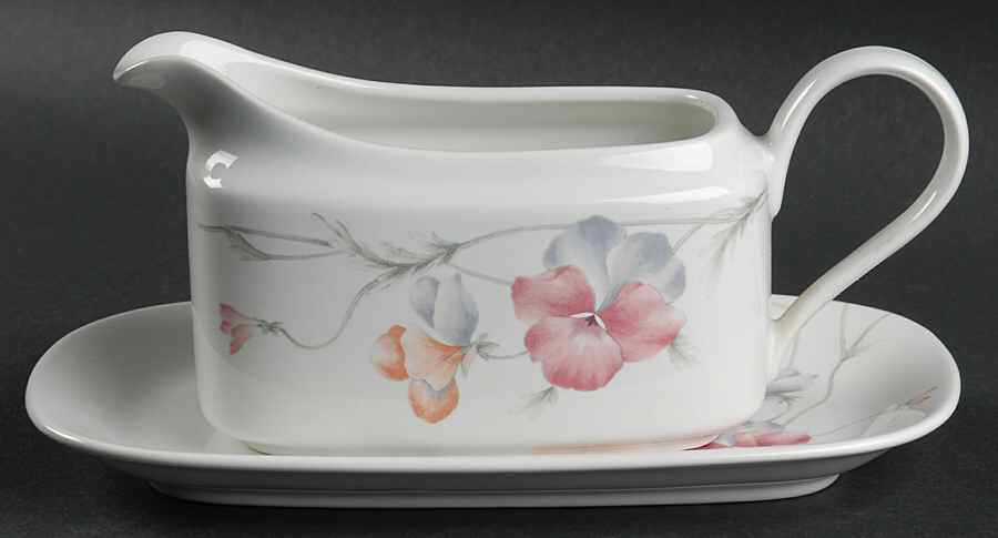 Clinging Vines Gravy Boat & Underplate by Mikasa-1