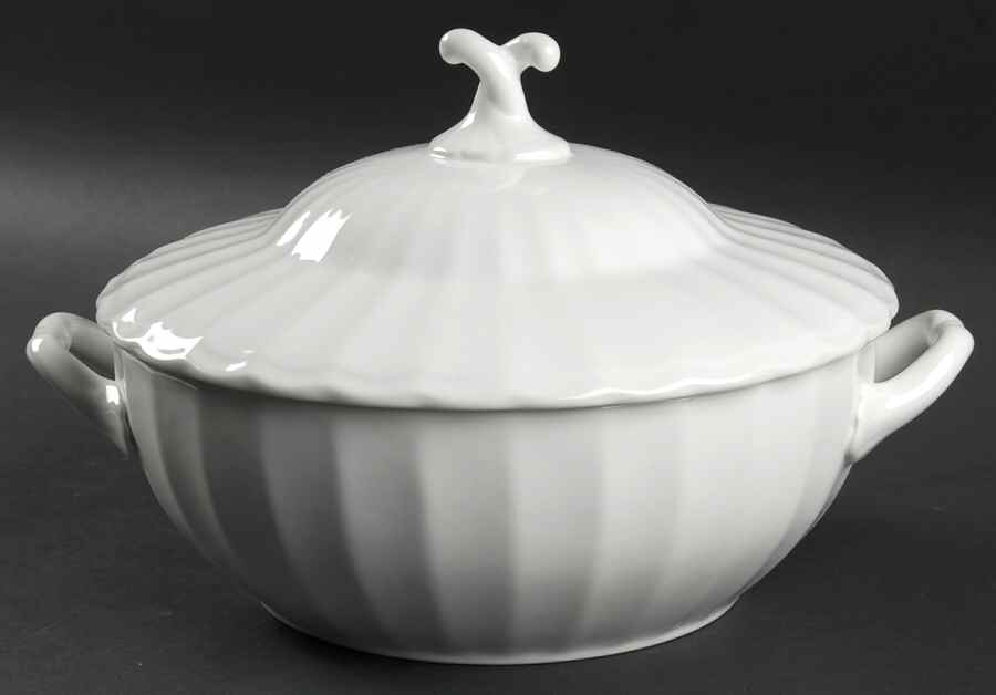 Classic White 2.25 Qt Round Covered Casserole by Mikasa-1