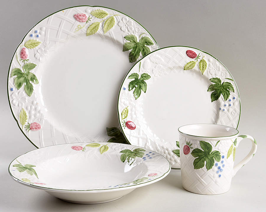 Country Berries 4 Piece Place Setting by Mikasa-1
