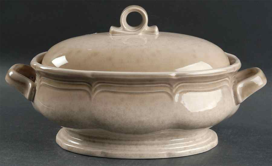 Country Home 2.5 Quart Oval Covered Casserole by Mikasa-1