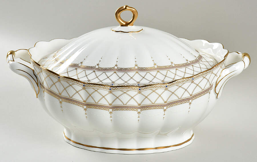 Collingswood 2 Quart Oval Covered Casserole by Mikasa-1