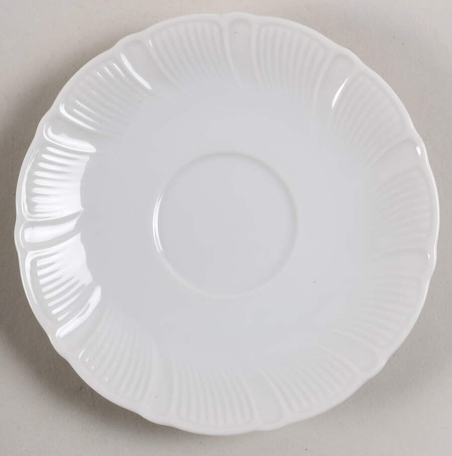 Coquille Saucer by Mikasa-1