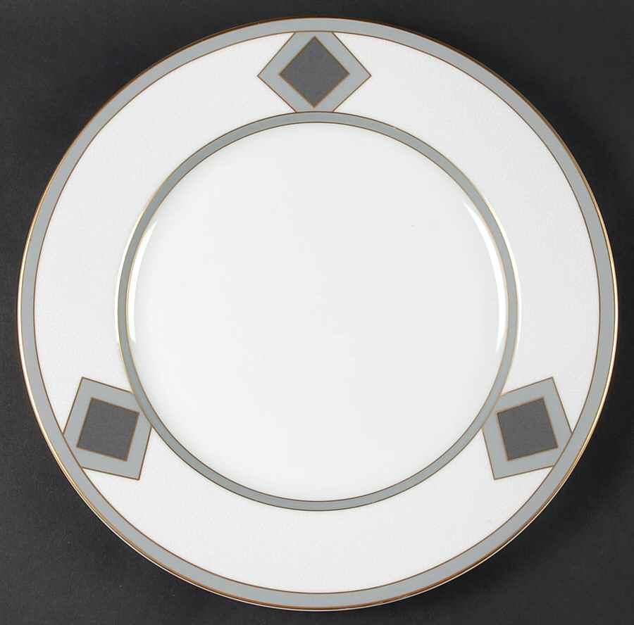 Coquille 12" Chop Plate (Round Platter) by Mikasa-1
