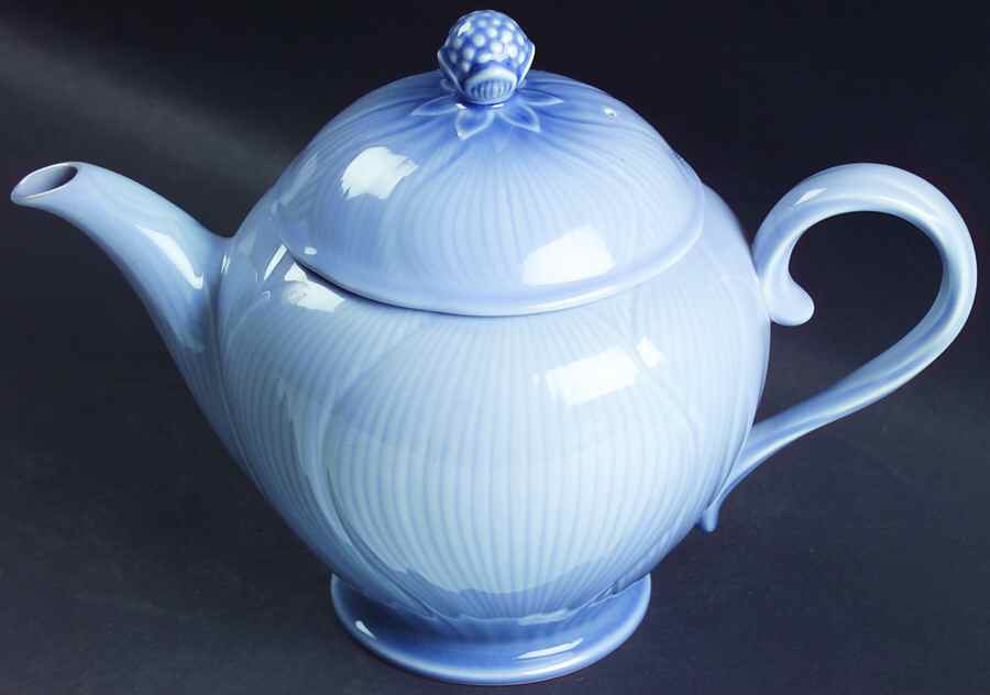 Cornflower Blue Teapot & Lid by Mikasa-1