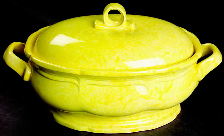 Corn Silk 2.25 Quart Oval Covered Casserole by Mikasa-1