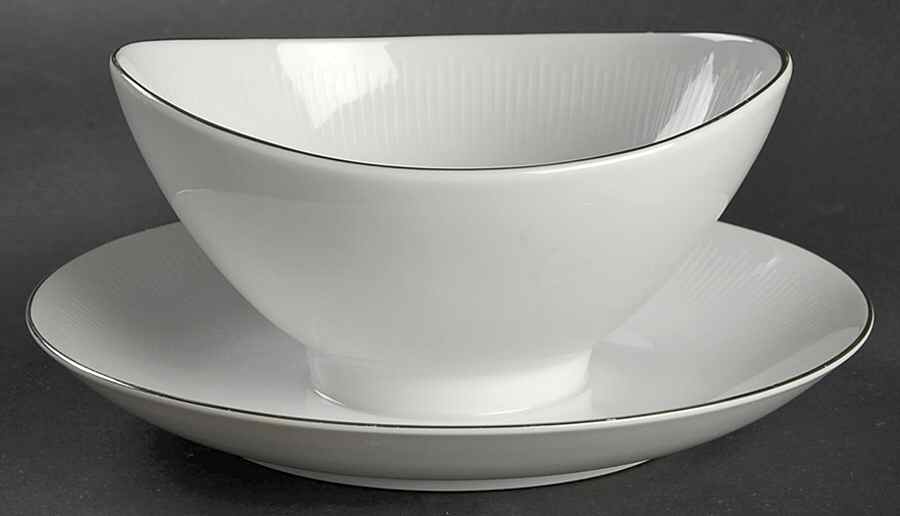 Cosmopolitan Gravy Boat with Attached Underplate by Mikasa-1