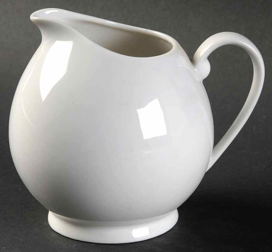 Cresta Blanca Creamer by Mikasa-1