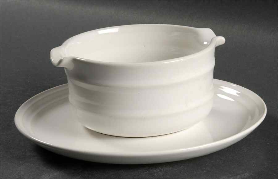 Cream Cheese Gravy Boat & Underplate by Mikasa-1