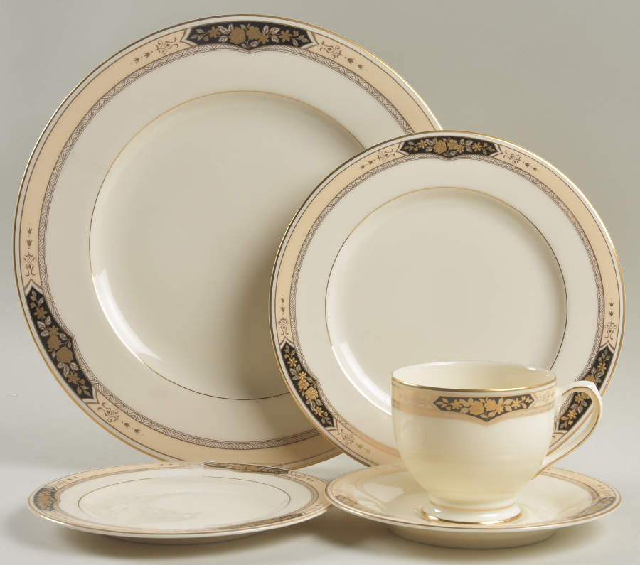 Crown Hall 5 Piece Place Setting by Mikasa-1