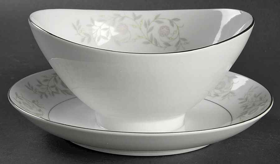 Croyden Gravy Boat with Attached Underplate by Mikasa-1