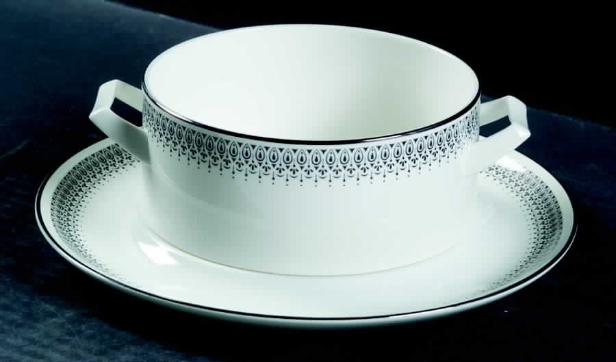 Cumberland Gravy Boat & Underplate by Mikasa-1