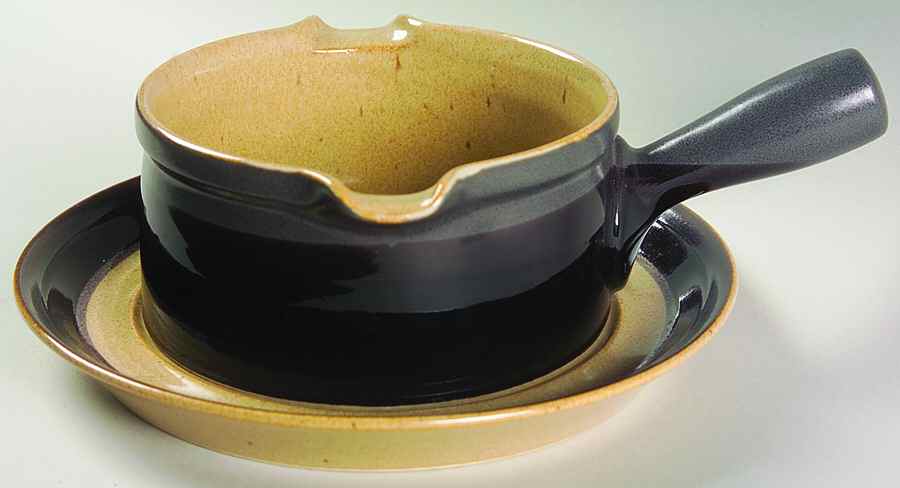 Cummerbund Gravy Boat & Underplate by Mikasa-1