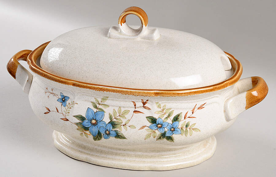 Day Dreams 2.5 Quart Oval Covered Casserole by Mikasa-1