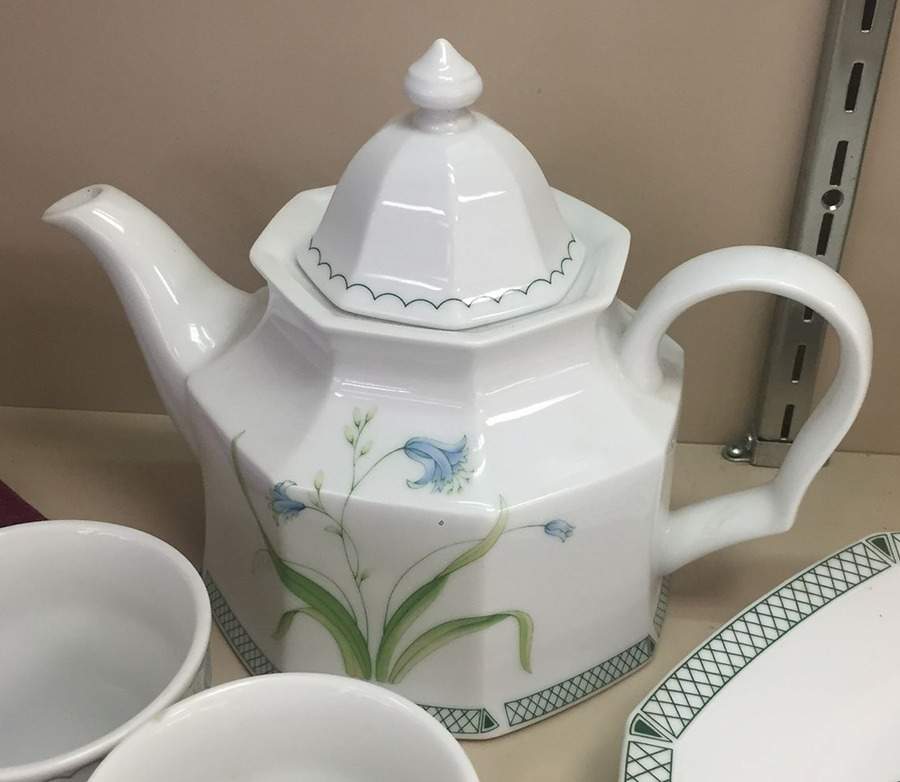 Day Lilies Teapot & Lid by Mikasa-1
