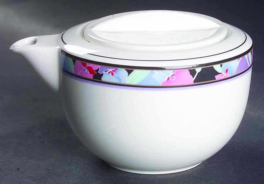 Deco Art Creamer & Lid by Mikasa-1