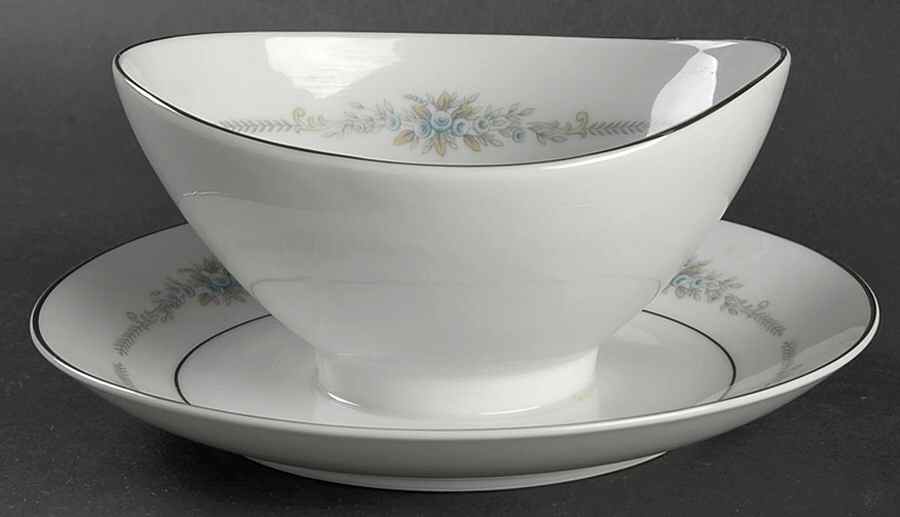 Delphina Gravy Boat with Attached Underplate by Mikasa-1