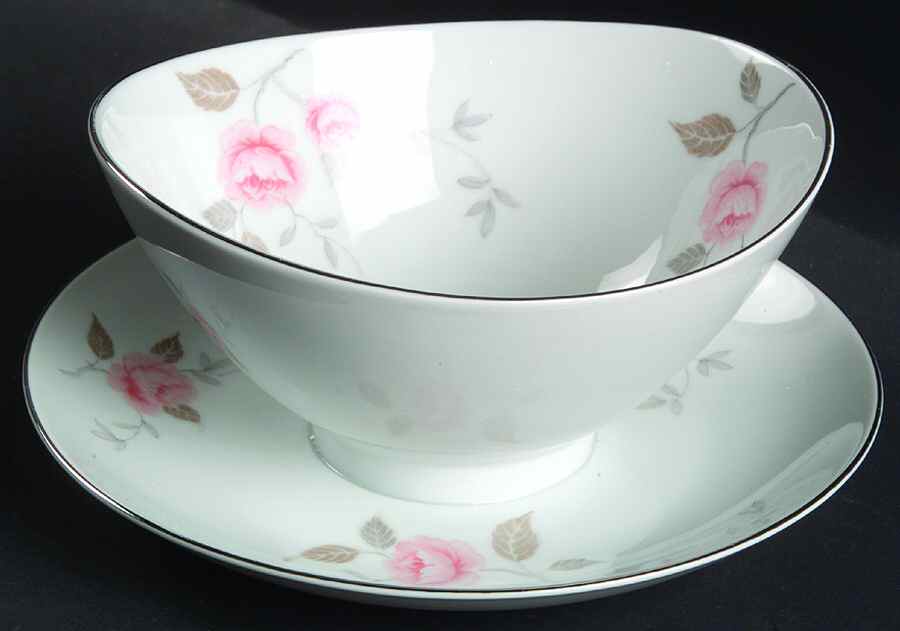 Denair Gravy Boat with Attached Underplate by Mikasa-1