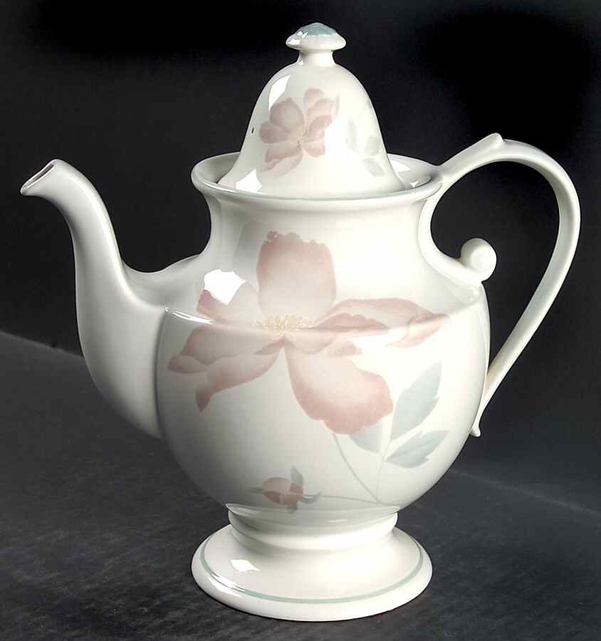 Dialogue Coffee Pot & Lid by Mikasa-1