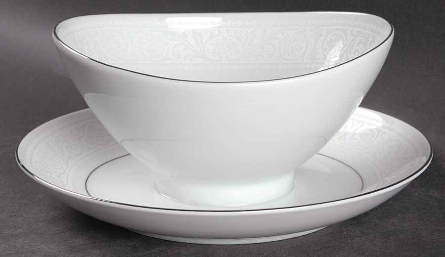 Diplomat Gravy Boat with Attached Underplate by Mikasa-1
