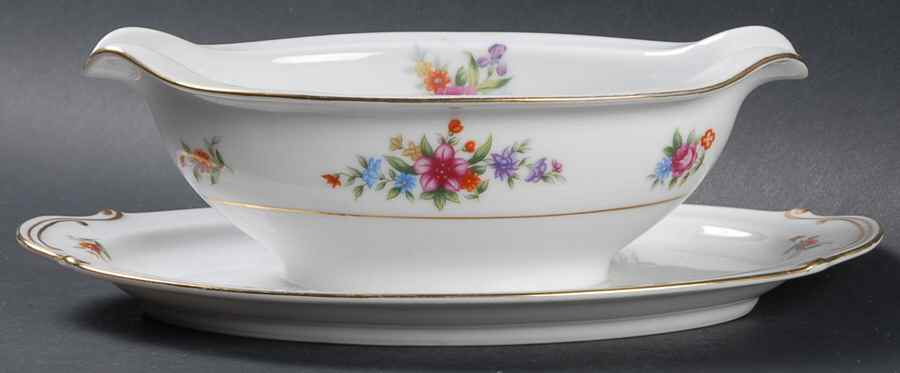 Dresdalia Gravy Boat with Attached Underplate by Mikuni-1