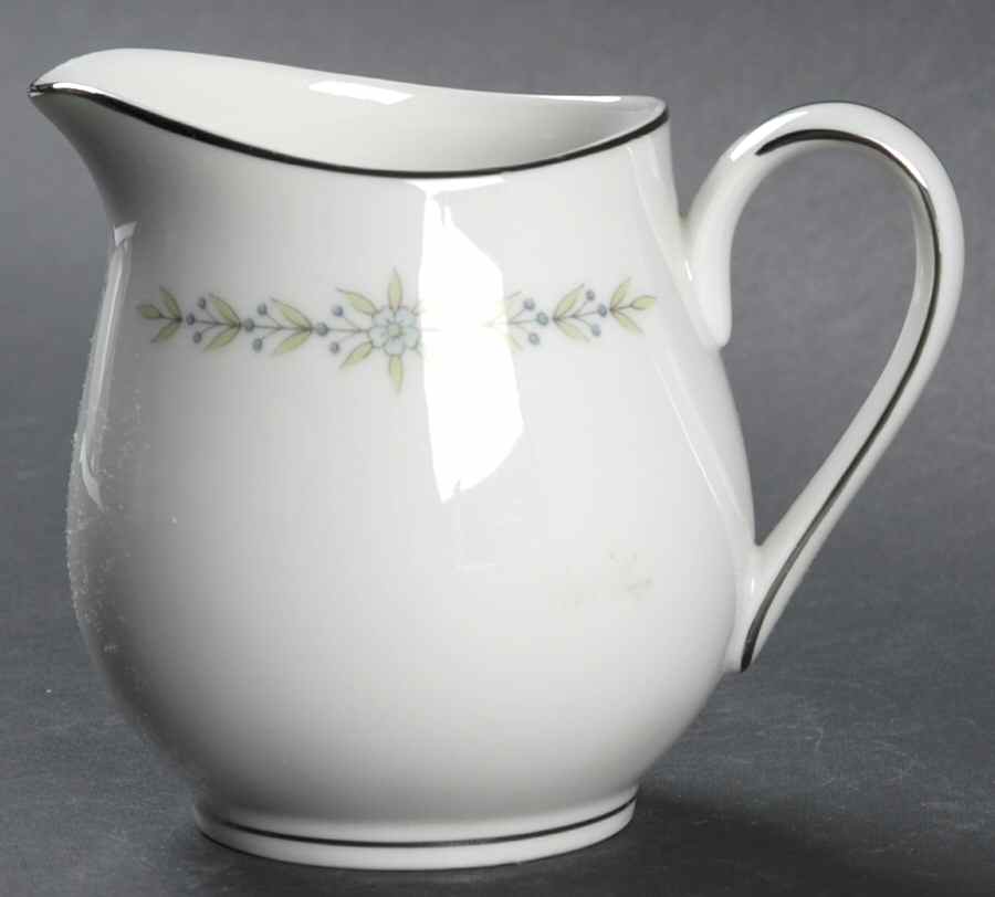 Dundee Creamer by Mikasa-1