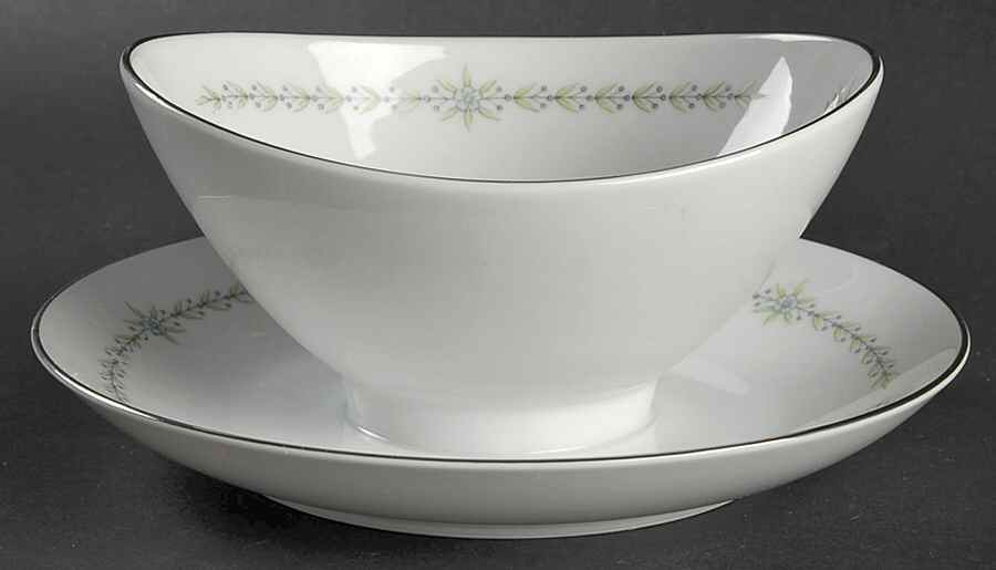 Dundee Gravy Boat with Attached Underplate by Mikasa-1