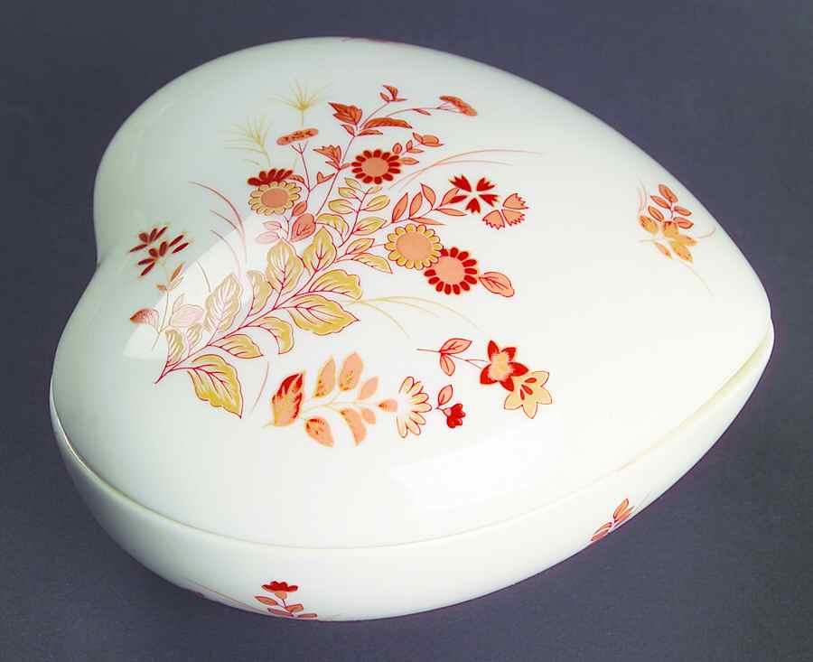 Eastwind Heart Shape Box & Lid by Mikasa-1