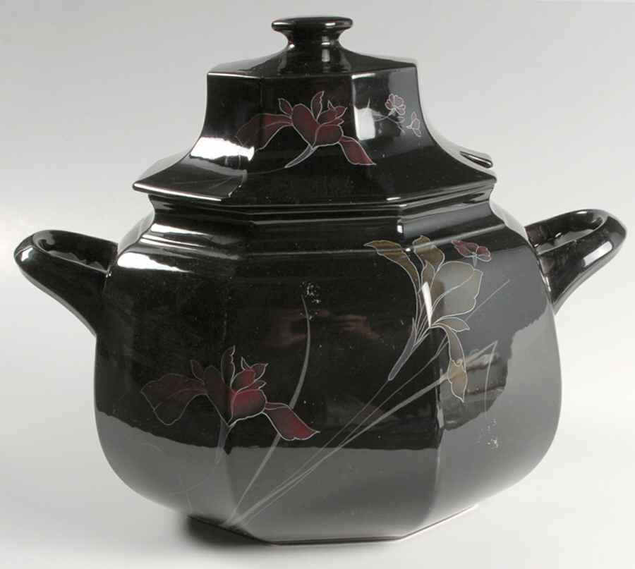 Ebony Fleur Tureen &  Lid by Mikasa-1