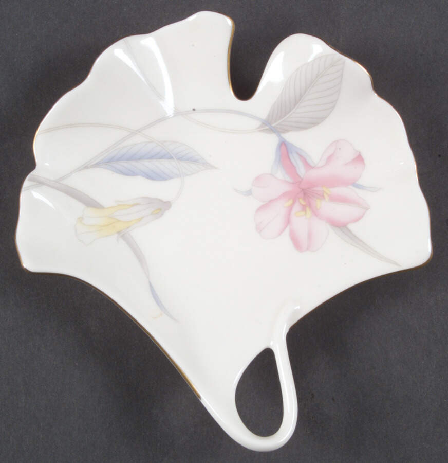 Eden's Garden Ginkgo Leaf Dish by Mikasa-1