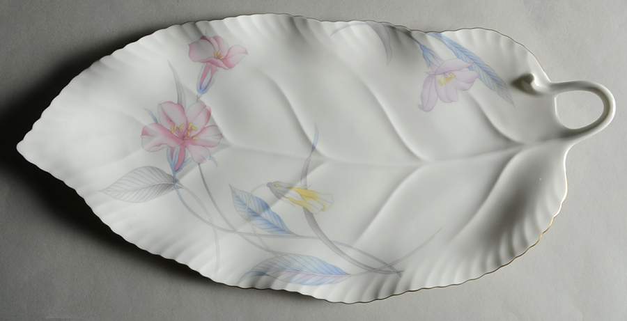 Eden's Garden 15" Leaf Dish by Mikasa-1