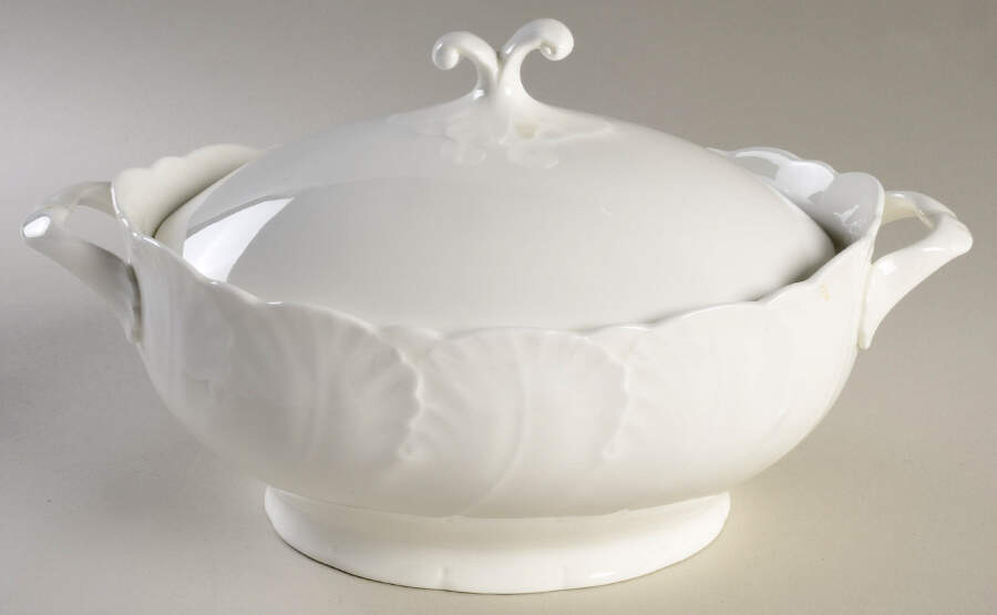 Elegante 2 Quart Oval Covered Casserole by Mikasa-1