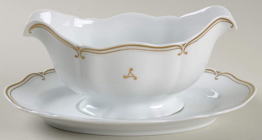 Embassy Gravy Boat & Underplate by Mikasa-1