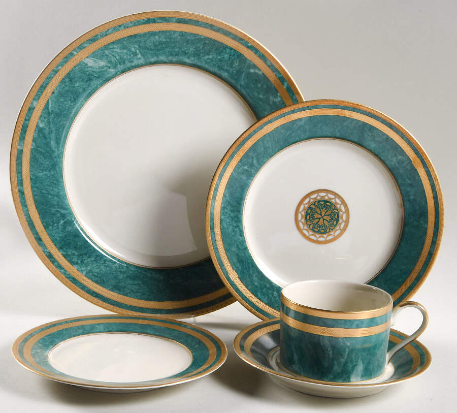 Emerald Florentine 5 Piece Place Setting by Mikasa-1