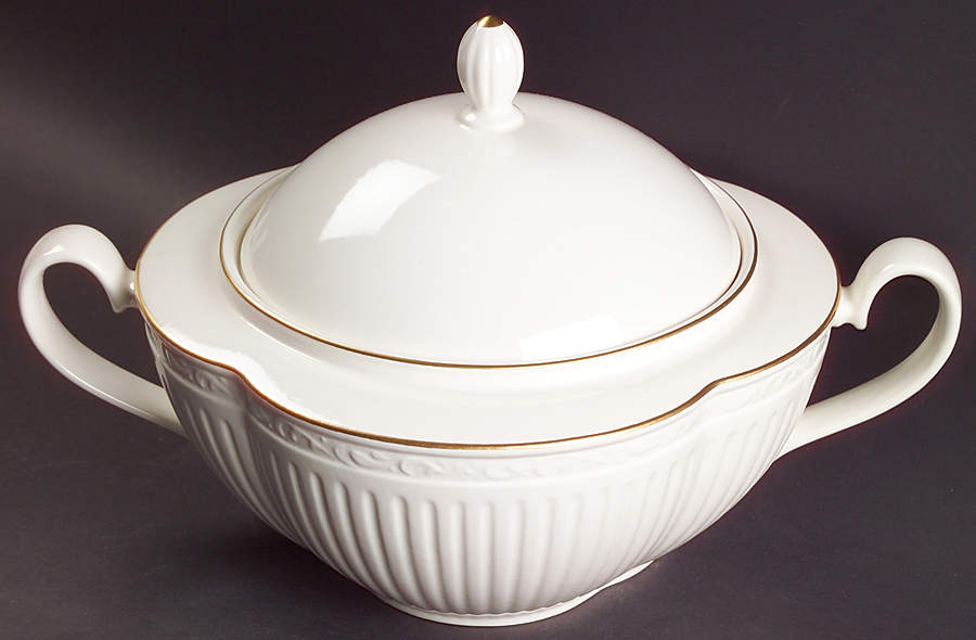 Empire Gold 2 Qt Round Covered Casserole by Mikasa-1
