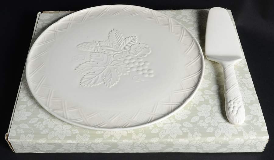 English Countryside White Cake Plate & Solid Ceramic Server Set (Boxed) by Mikasa-1