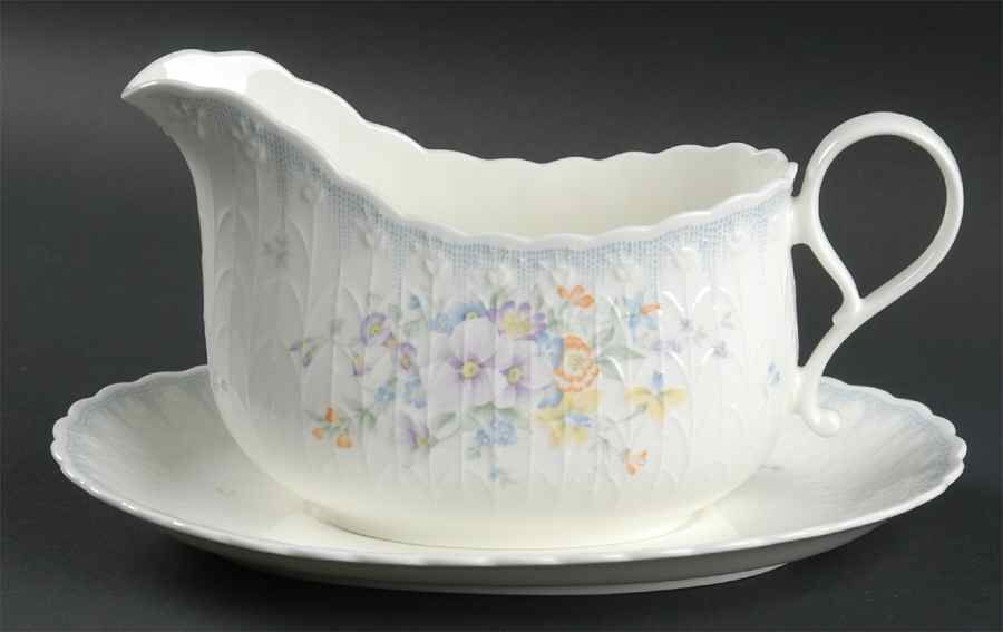 Endless Love Gravy Boat & Underplate by Mikasa-1