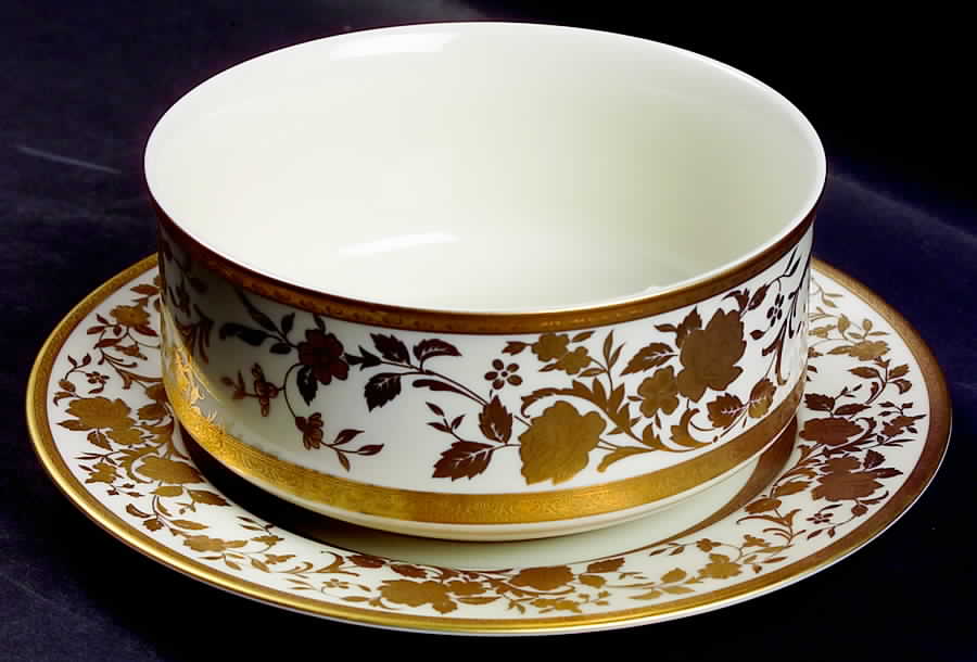 English Manor Gravy Boat & Underplate by Mikasa-1