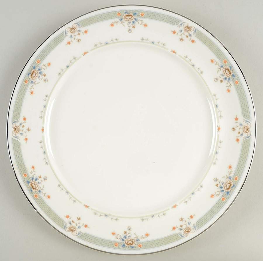 Essex House 12" Chop Plate (Round Platter) by Mikasa-1