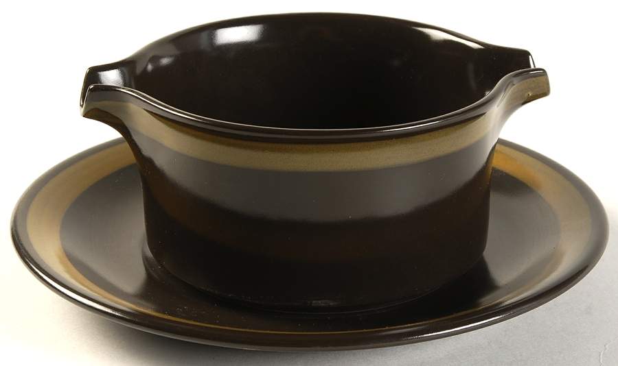 Esparto Gravy Boat & Underplate by Mikasa-1