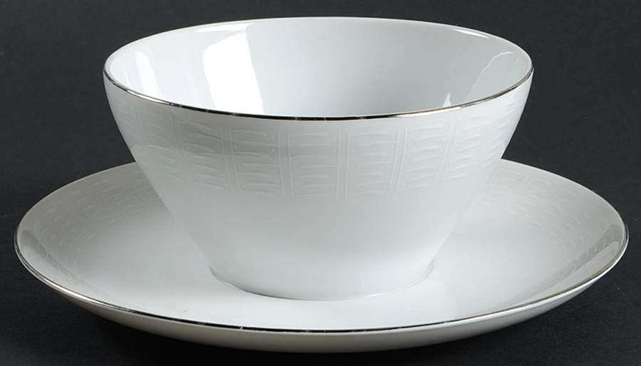 Everest Gravy Boat with Attached Underplate by Mikasa-1