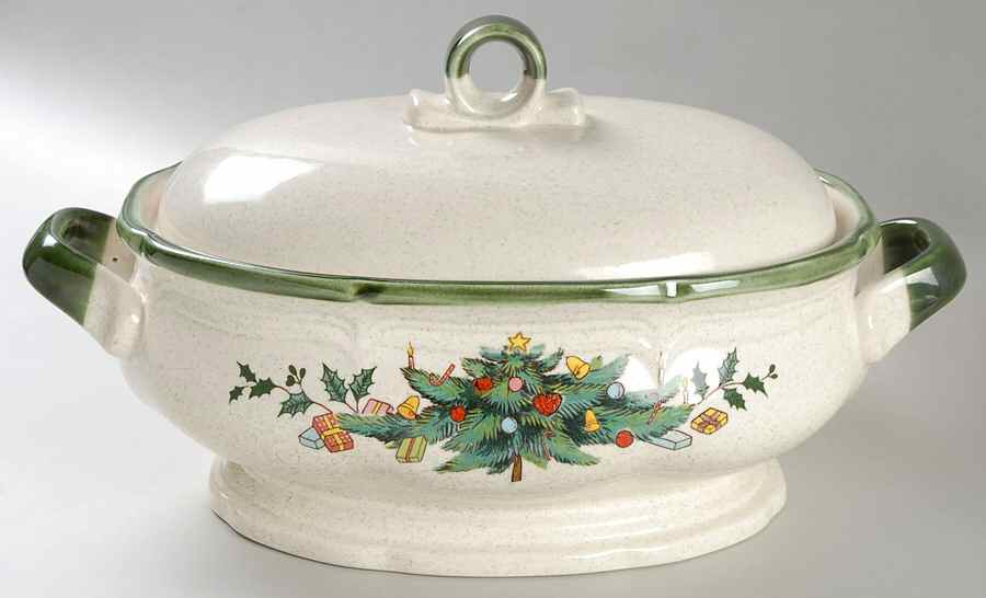 Festive Season 2 Quart Oval Covered Casserole by Mikasa-1