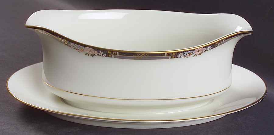 Florisse Black Gravy Boat with Attached Underplate by Mikasa-1